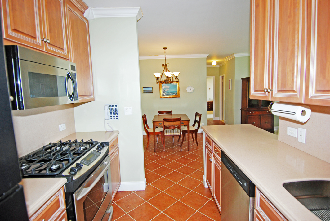 North Shore Towers 1 Bedroom Apartment