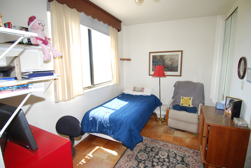 North Shore Towers Studio Apartment