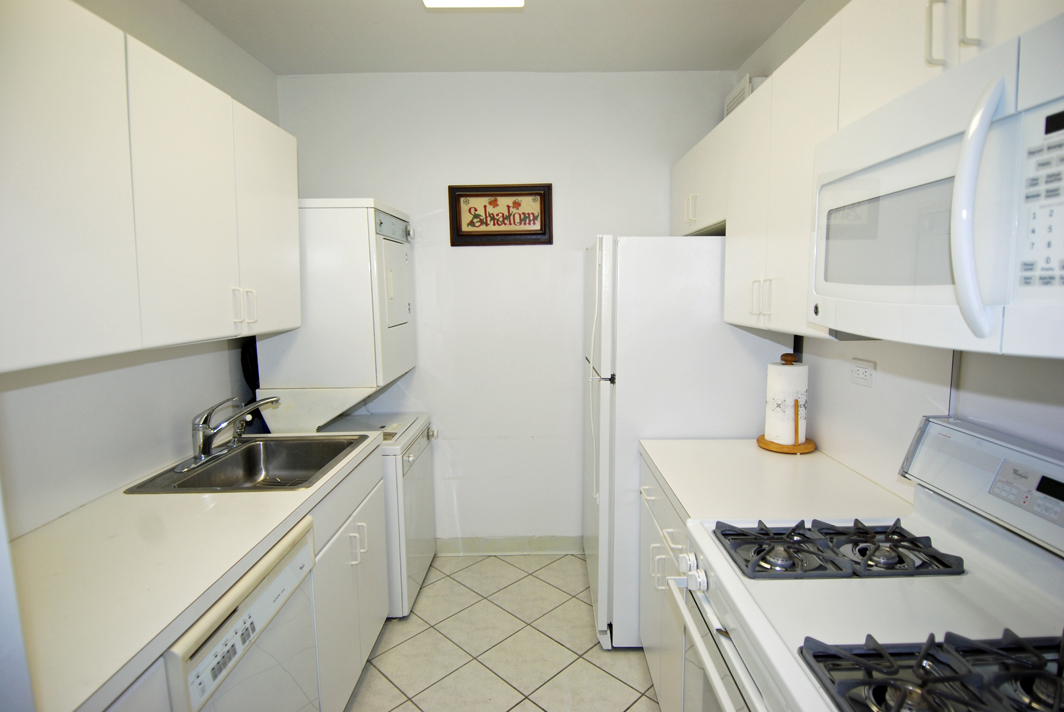 North Shore Towers 1 Bedroom Apartment