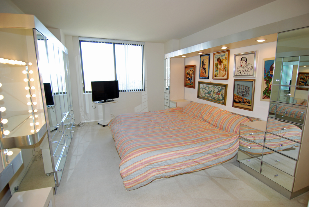 North Shore Towers 1 Bedroom Apartment