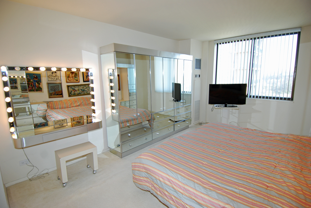 North Shore Towers 1 Bedroom Apartment