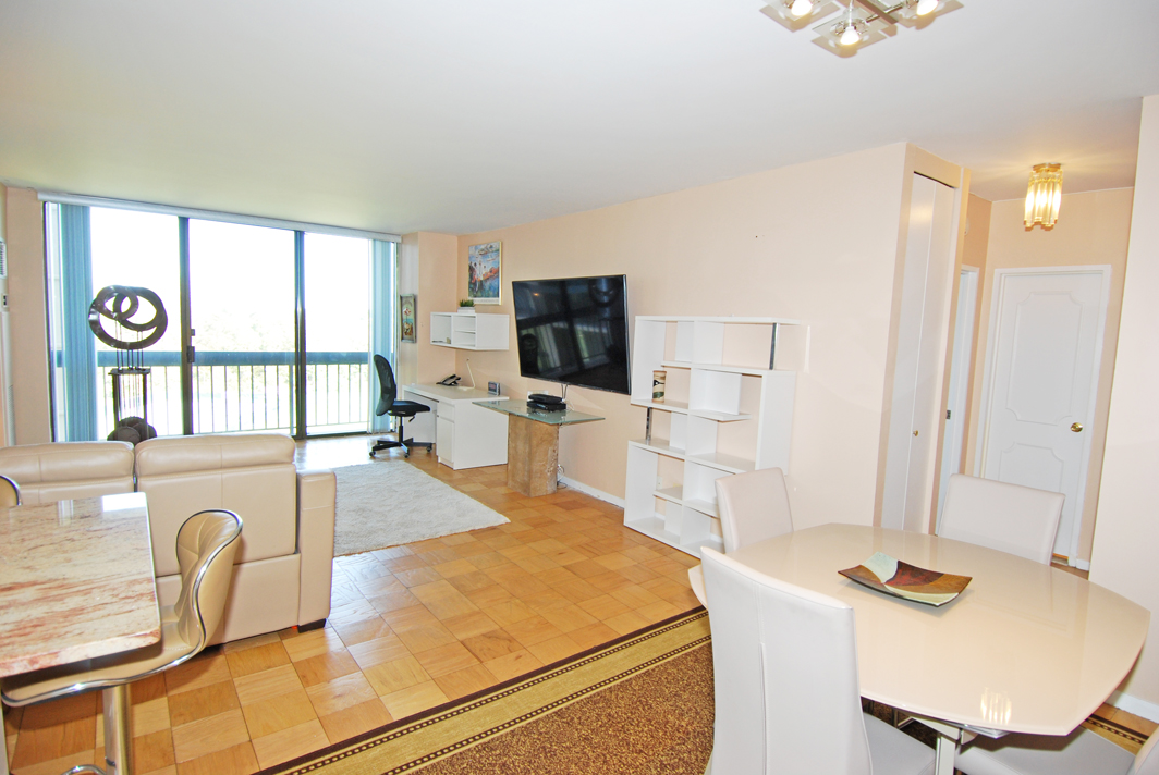 North Shore Towers 1 Bedroom Apartment