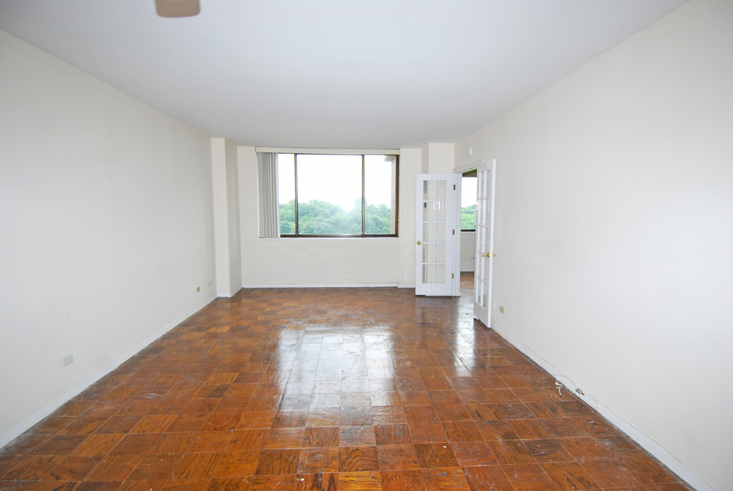 North Shore Towers Studio Apartment