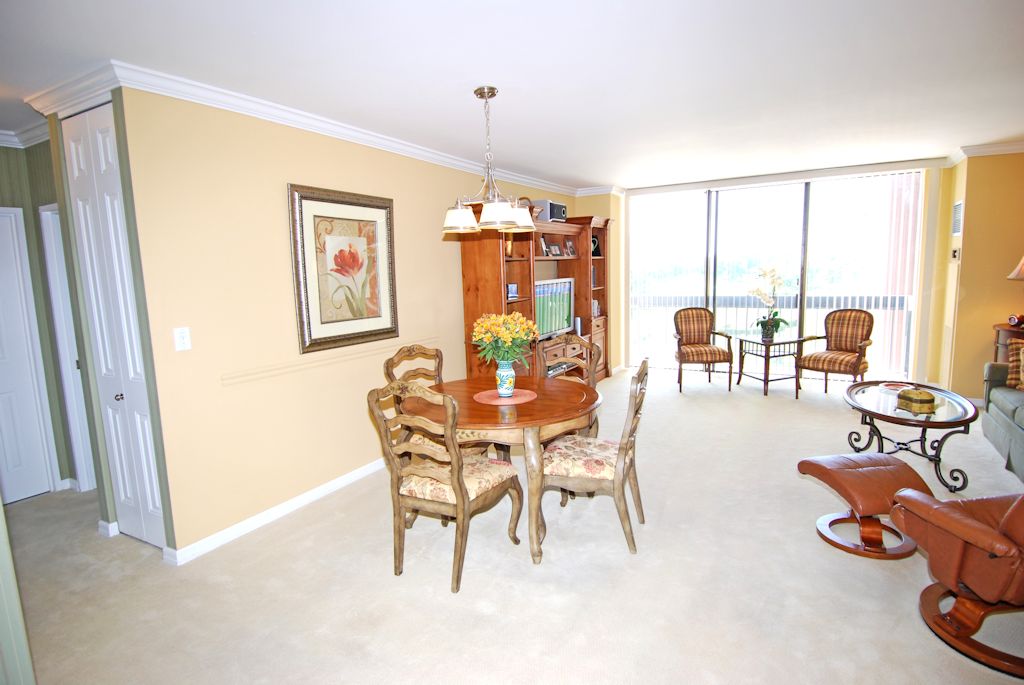 North Shore Towers 1 bedroom apt.