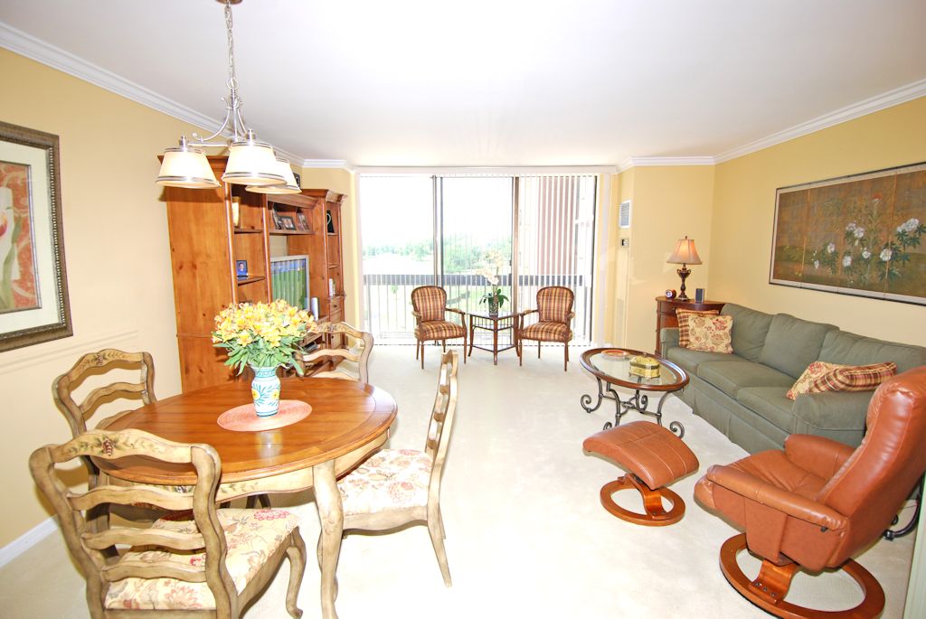 North Shore Towers 1 bedroom apt.