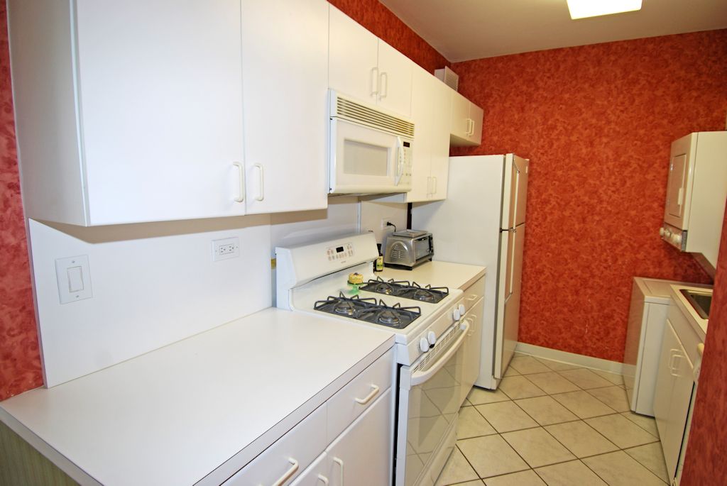 North Shore Towers 1 bedroom apt.