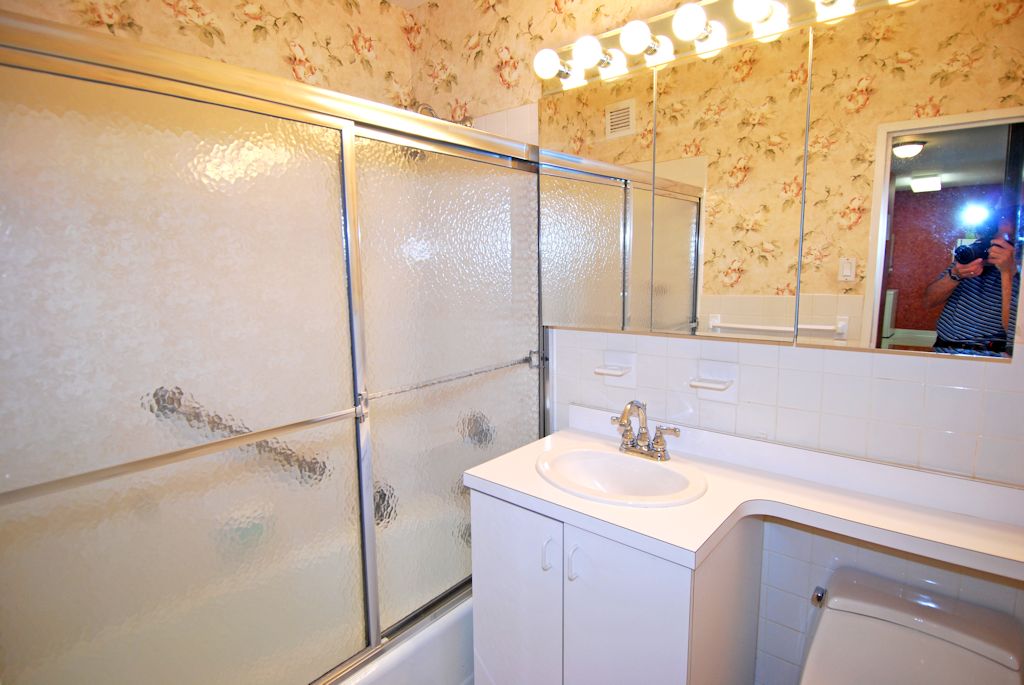 North Shore Towers 1 bedroom apt.