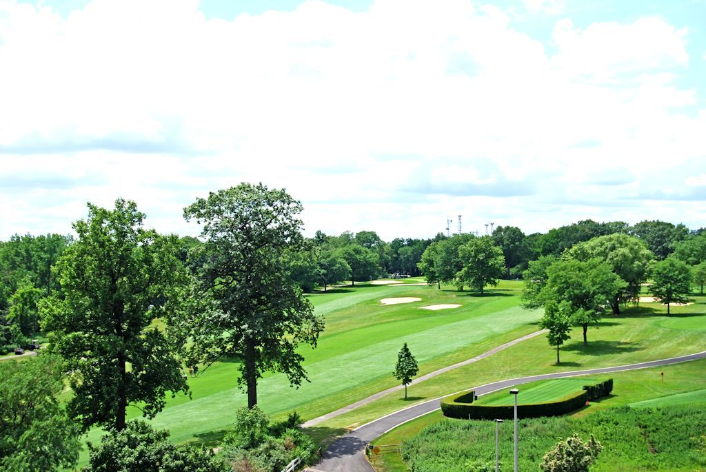 North Shore Towers 1 bedroom apt.