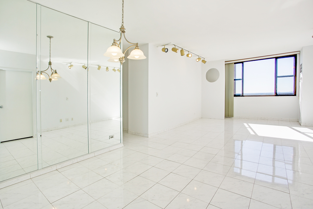 North Shore Towers  apt.