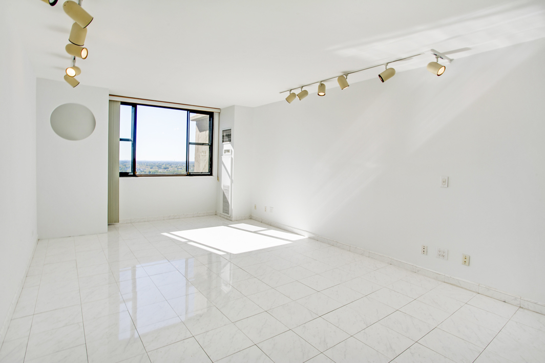 North Shore Towers  apt.