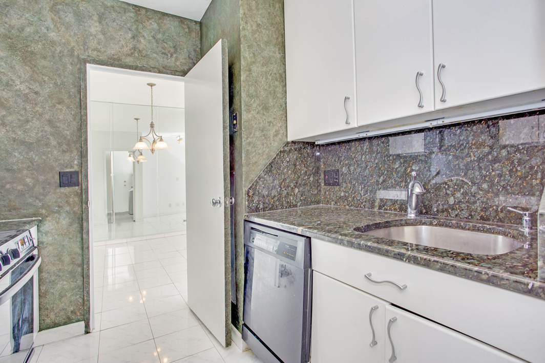 North Shore Towers apt.