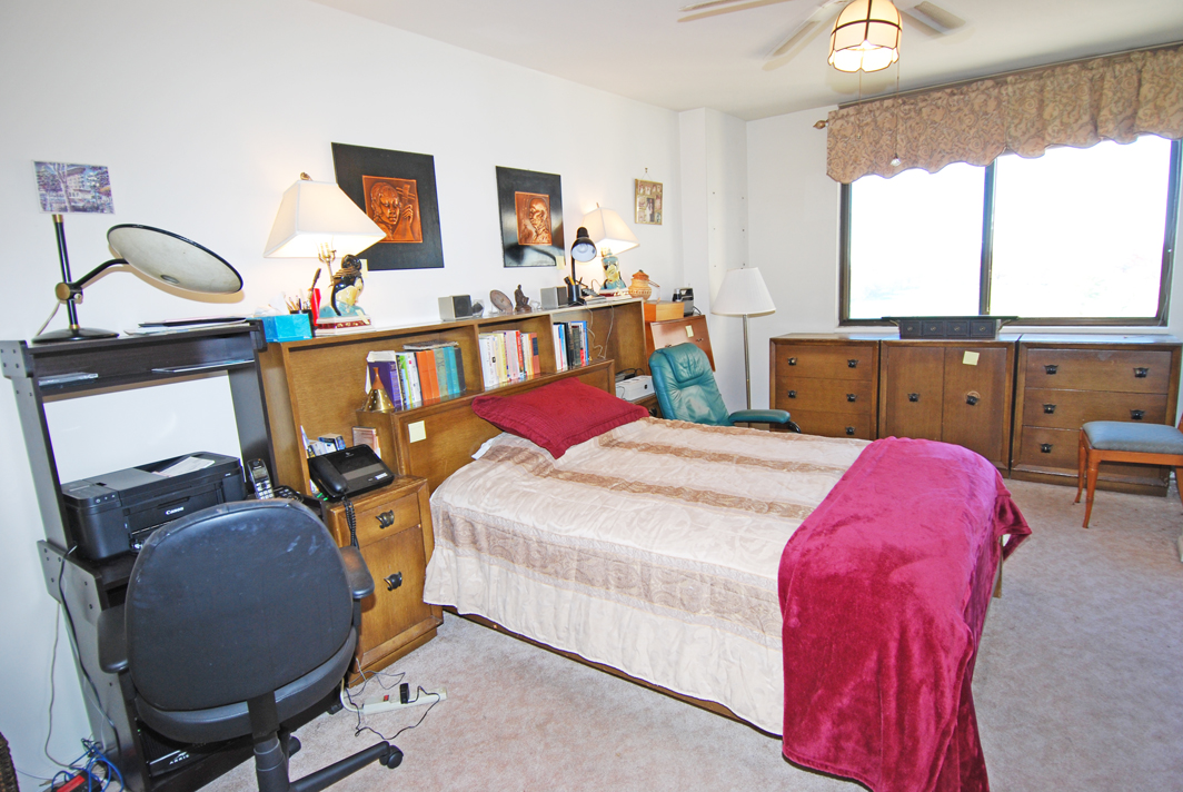 North Shore Towers 1 Bedroom Apartment