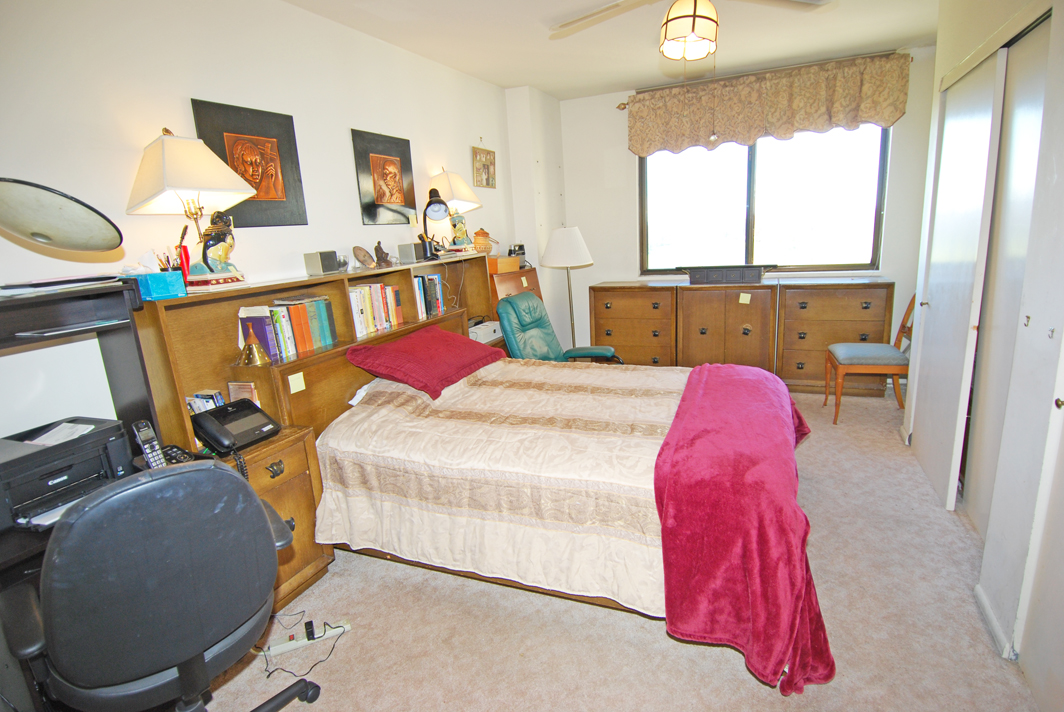 North Shore Towers 1 Bedroom Apartment