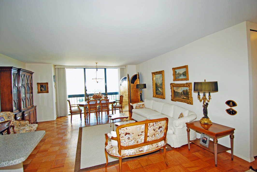 North Shore Towers 1 Bedroom Apartment