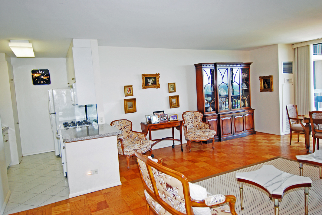 North Shore Towers 1 Bedroom Apartment