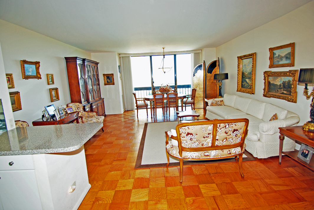 North Shore Towers 1 Bedroom Apartment