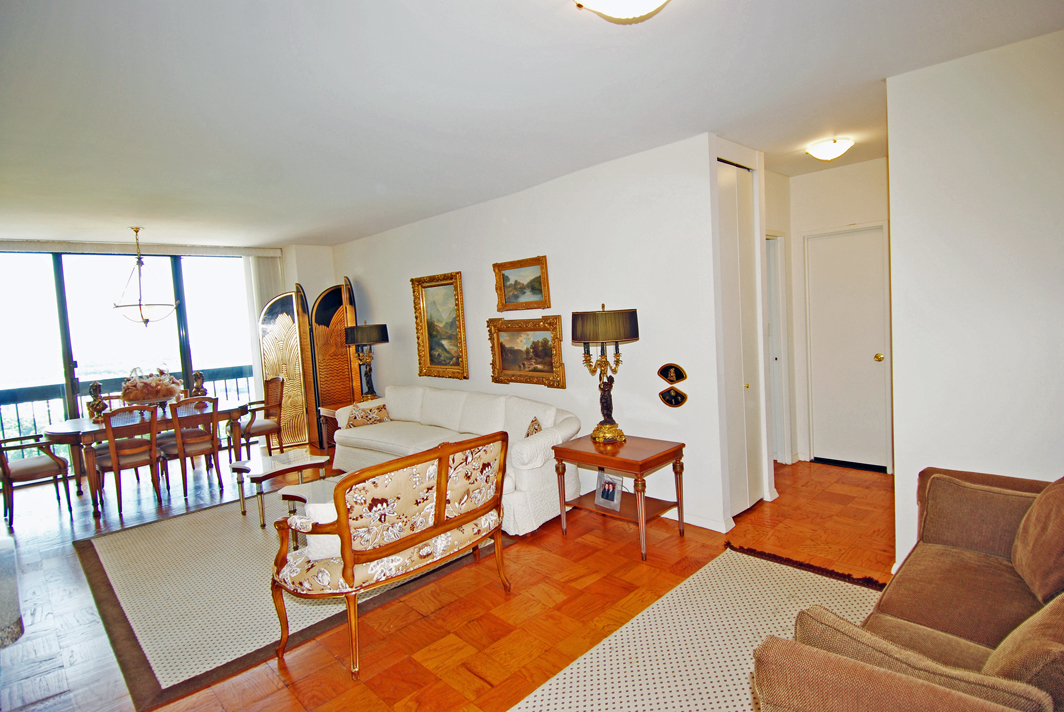 North Shore Towers 1 Bedroom Apartment