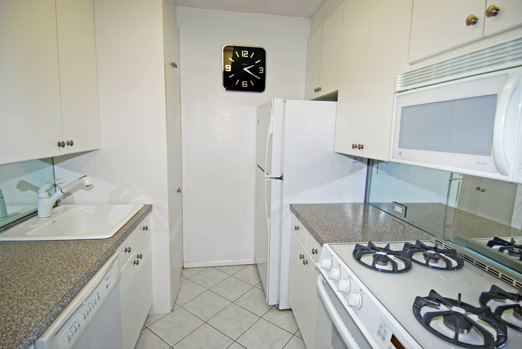 North Shore Towers 1 Bedroom Apartment