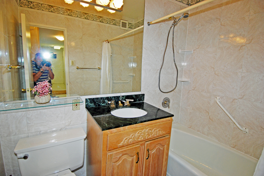 North Shore Towers 1 Bedroom Apartment