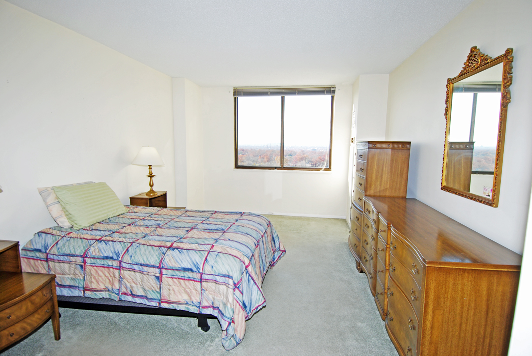 North Shore Towers  apt.