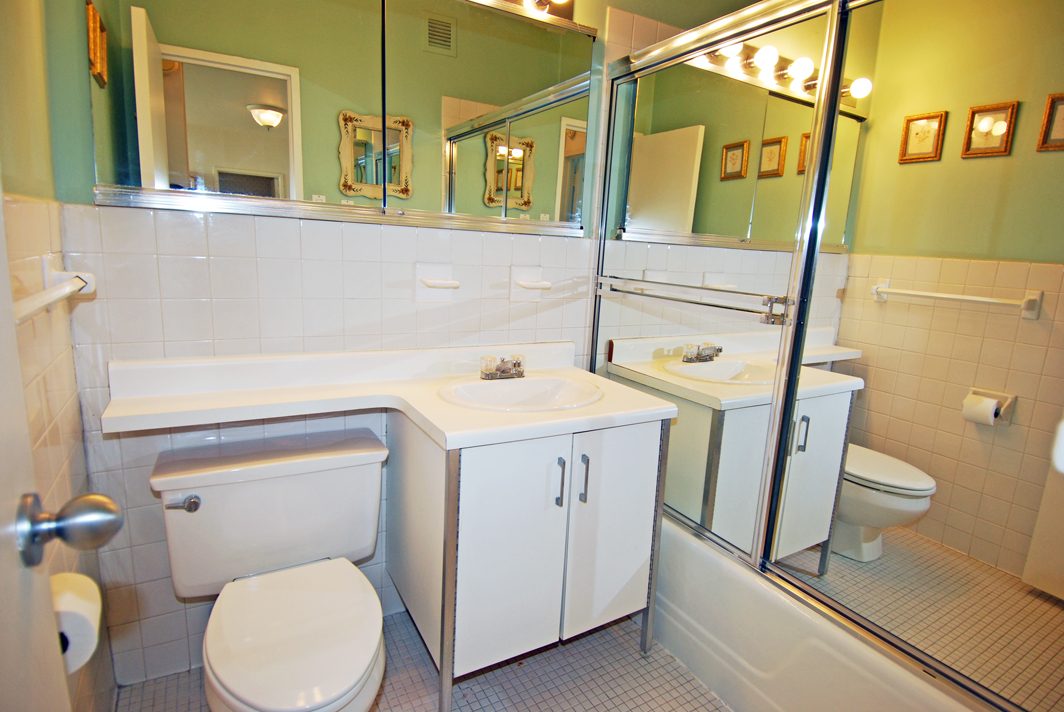 North Shore Towers apt.