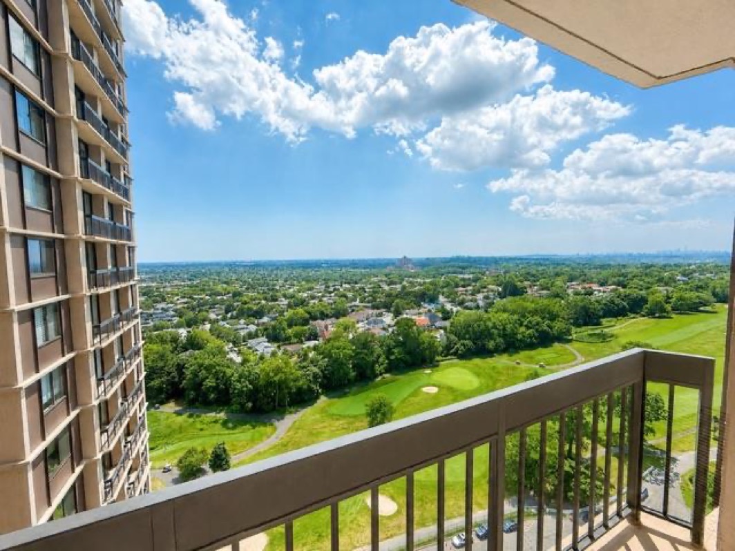 North Shore Towers Apt.