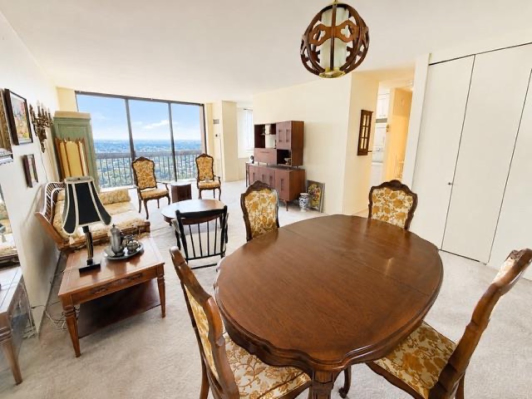 North Shore Towers Apt.