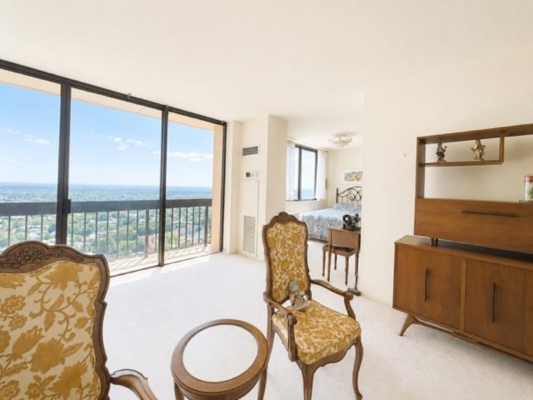 North Shore Towers Apt.