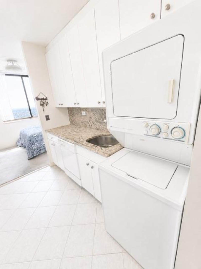 North Shore Towers Apt.