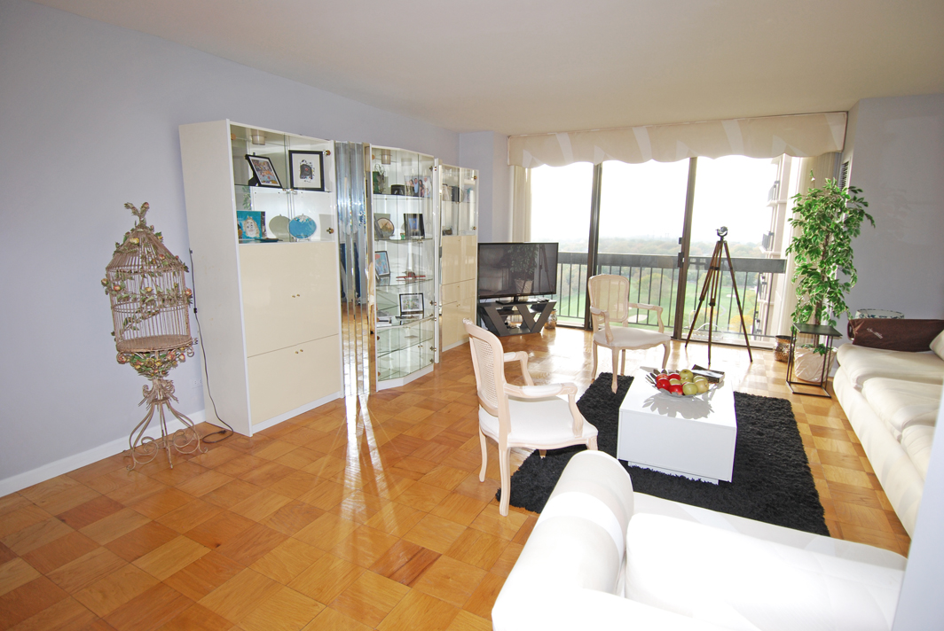 North Shore Towers 1 Bedroom Apartment