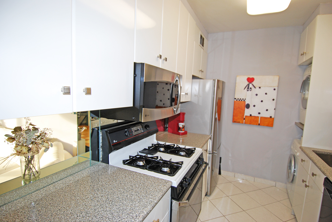 North Shore Towers 1 Bedroom Apartment