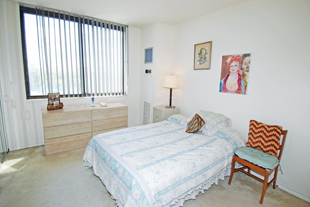 North Shore Towers Studio Apartment