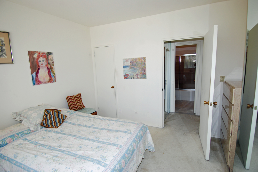 North Shore Towers Studio Apartment