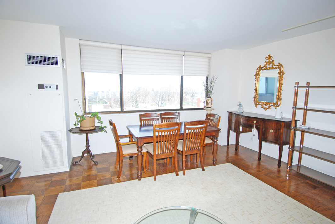 North Shore Towers 1 Bedroom Apartment