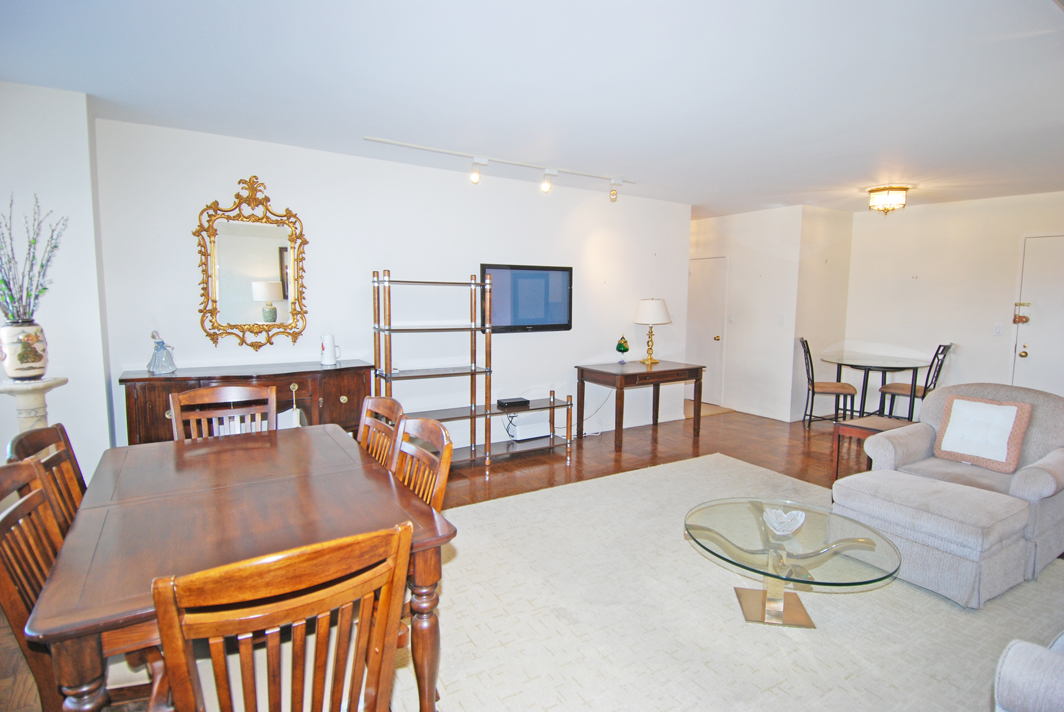 North Shore Towers 1 Bedroom Apartment