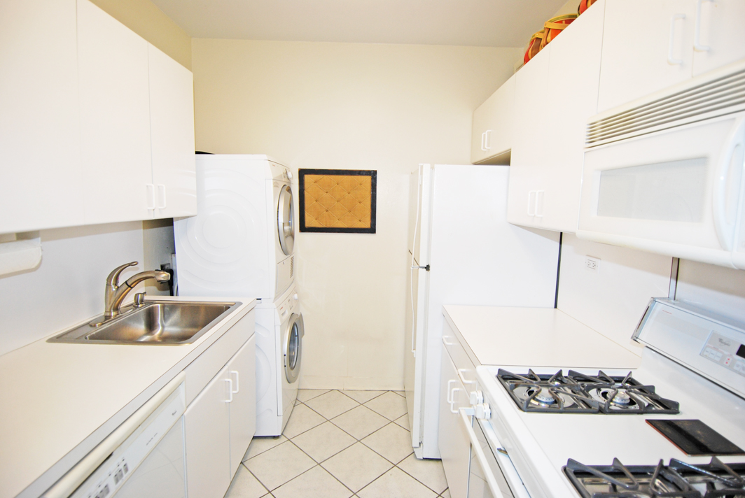 North Shore Towers 1 Bedroom Apartment