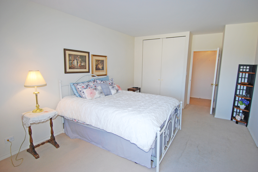 North Shore Towers 1 Bedroom Apartment