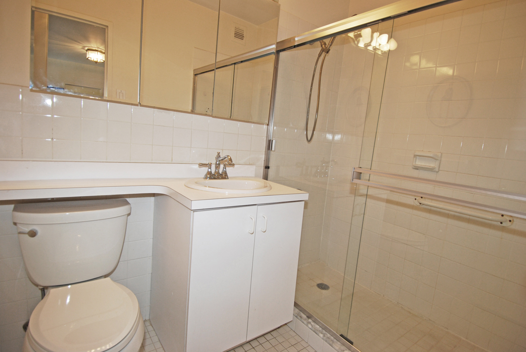 North Shore Towers 1 Bedroom Apartment