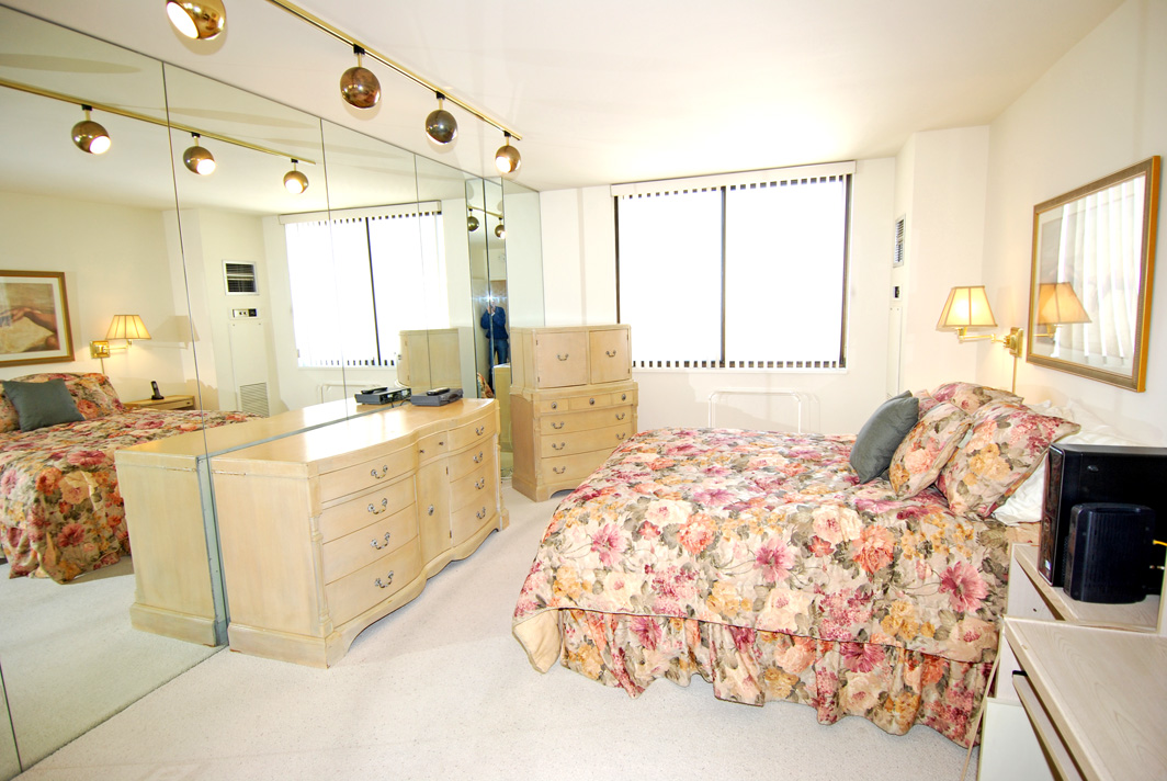 North Shore Towers 1 Bedroom Apartment