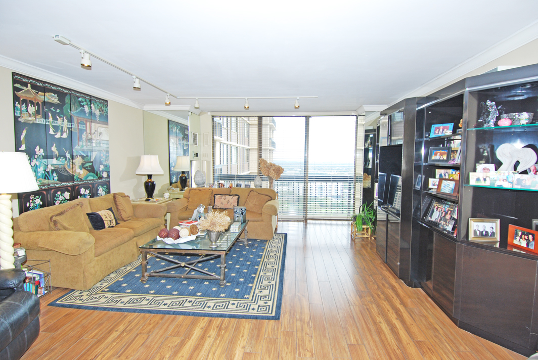 North Shore Towers 1 Bedroom Apartment