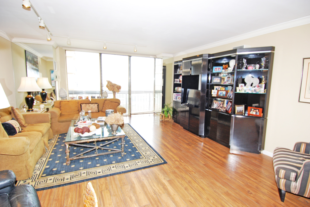 North Shore Towers 1 Bedroom Apartment