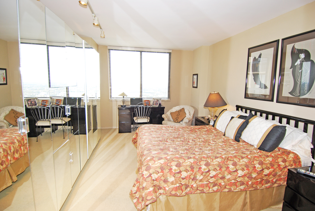 North Shore Towers 1 Bedroom Apartment