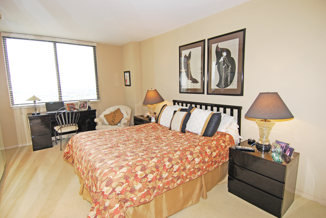 North Shore Towers 1 Bedroom Apartment