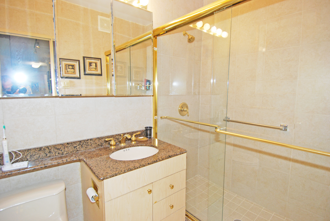 North Shore Towers 1 Bedroom Apartment