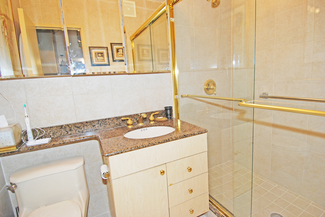 North Shore Towers 1 Bedroom Apartment