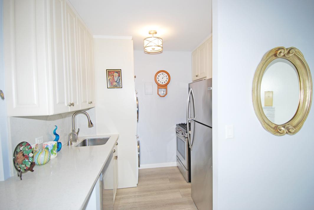 North Shore Towers Apt.