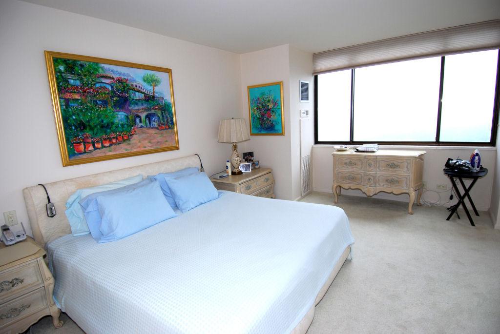 North Shore Towers Apt.