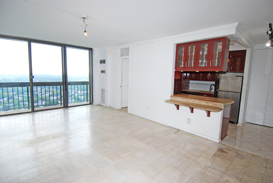 North Shore Towers Studio Apartment