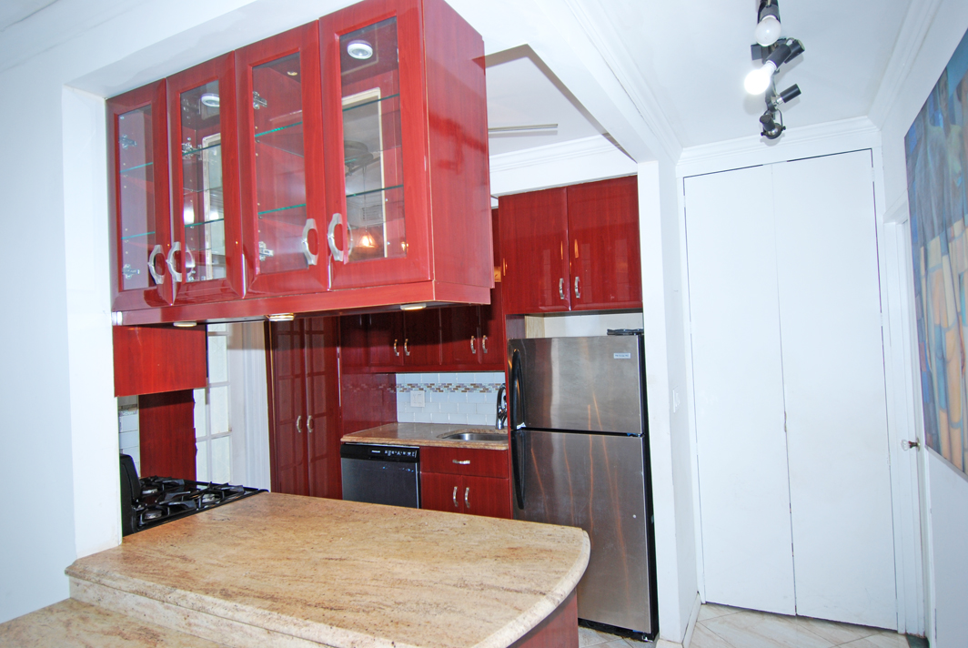 North Shore Towers Alcove Studio