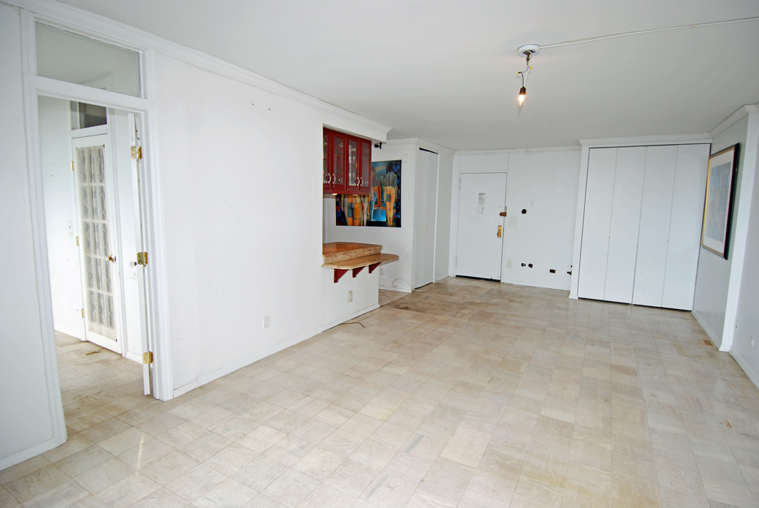 North Shore Towers Alcove Studio